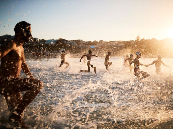 Aquabumps: Swimmers entering the water at Bondi Beach