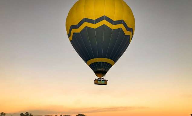 a hot air balloon in Mudgee, Balloon Aloft