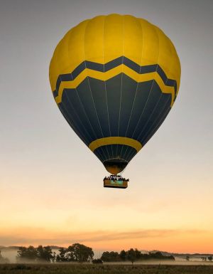a hot air balloon in Mudgee, Balloon Aloft