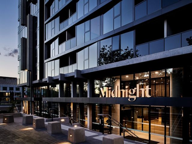Midnight Hotel Canberra exterior