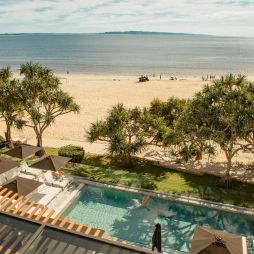 a beachfront swimming pool at Netanya Noosa