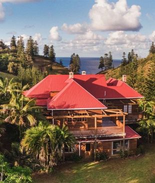 <p><i>The best places to stay</i> on <strong>Norfolk Island</strong></p>
