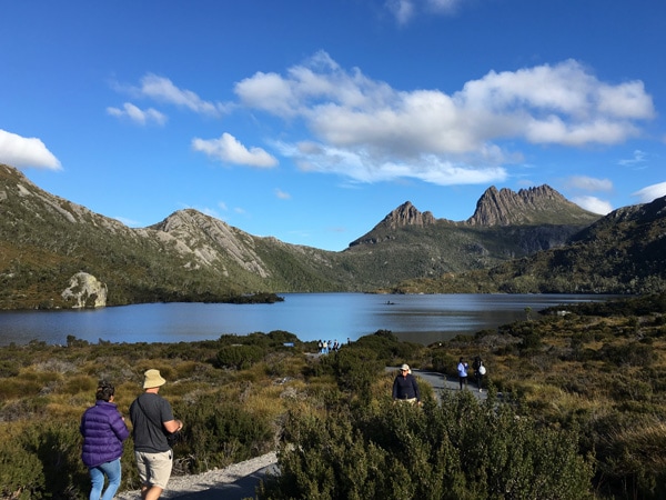 Dove Lake circuit walk
