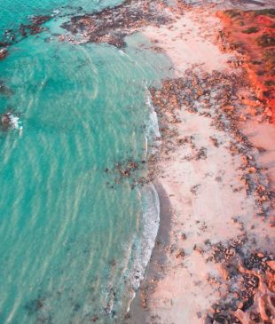 <p><i>The best (and easiest ways)</i> to navigate the <strong>Australian</strong> outback</p>
