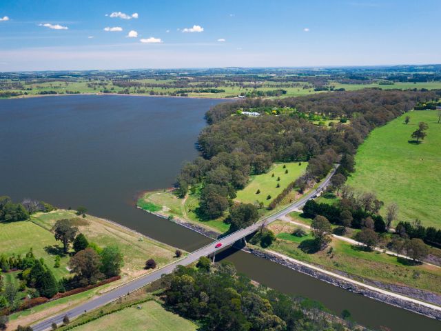 the Wingecarribee River, Kangaloon