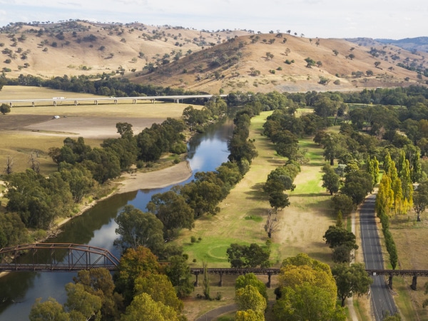 Country views in Gundagai