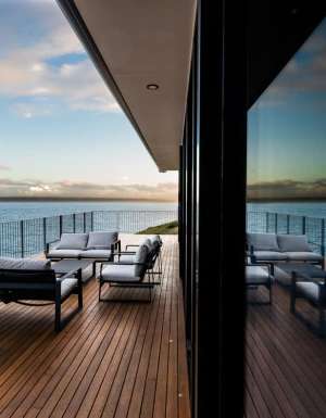 Naiko Retreat deck, Fleurieu Peninsula.