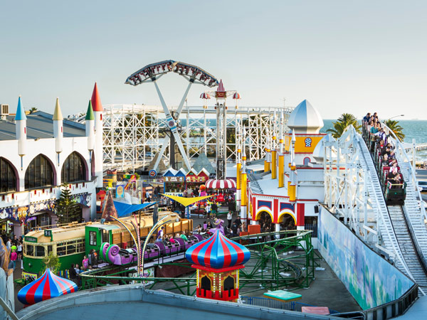 rides and attractions at Luna Park