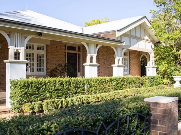 the property exterior of The White Place accommodation in Orange