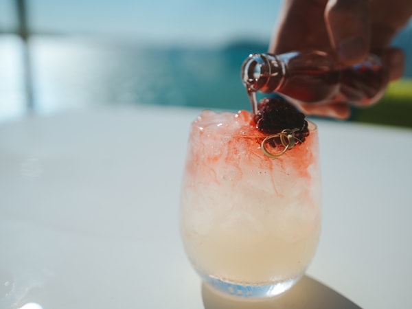 Bommie Deck & Restaurant Drinks