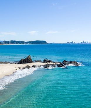 <p><i>A guide to the best</i> <strong>Gold Coast</strong> beaches</p>
