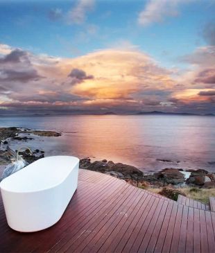 <p><i>The most beautiful outdoor baths</i> in <strong>Australia</strong></p>
