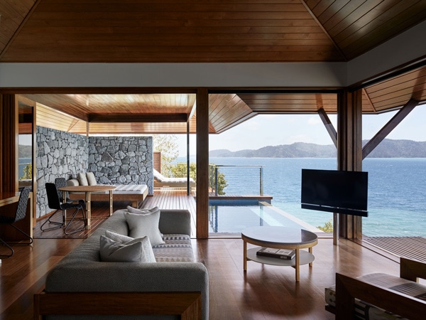 qualia pavillion lounge