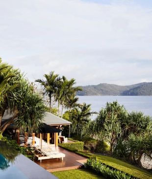 <p><i>Find all 100 unique stays</i> around <strong>Australia</strong></p>
