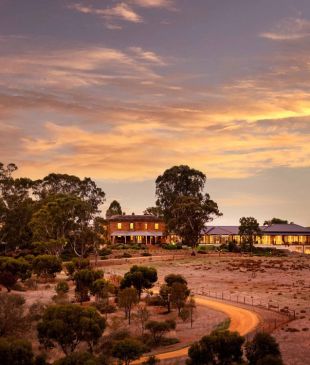 <p><i>Unique stays</i> in <strong>South Australia</strong></p>

