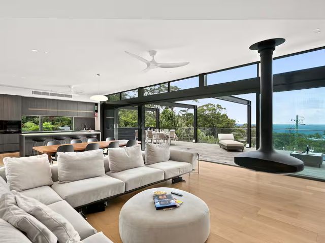 the interior of Ocean Blue Bed & Breakfast, Wollongong