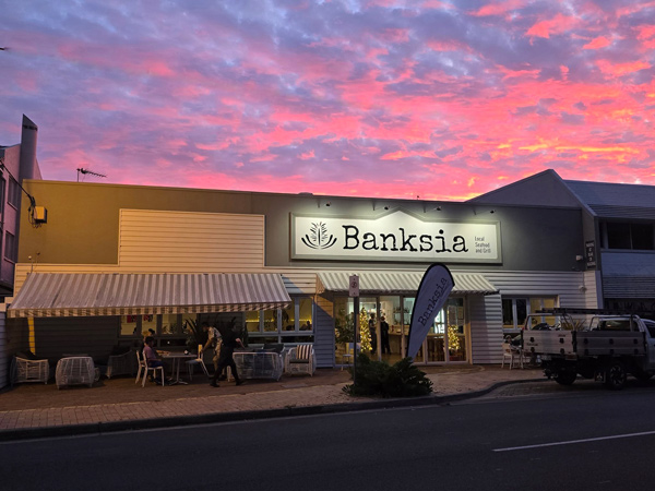 cotton candy sky at sunset in Banksia, Hervey Bay restaurants