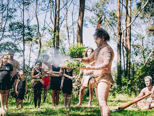 Smoking ceremony at Niigi Niigi