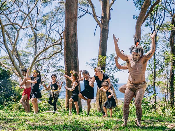 Nathan Brennan and the Wajaar Ngaarlu Dancers
