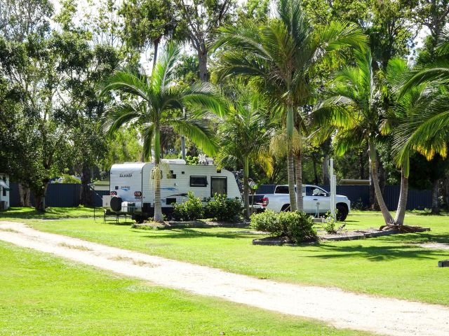 the Poona Palms Caravan Park, Hervey Bay camping