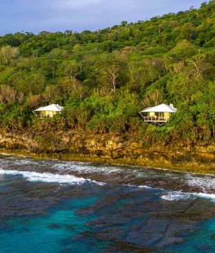 <p><i>The best places to stay</i> on <strong>Christmas Island</strong></p>
