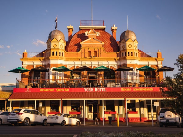 A streetscape of Kalgoorlie, Western Australia. (Image: Tourism Western Australia)