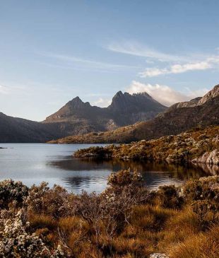 <p><strong>Australia’s</strong><i> iconic </i>road trips</p>
