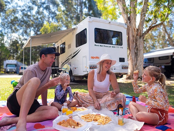 Family, Euro Deluxe 6 Berth, Apollo Camper Vans, Australia