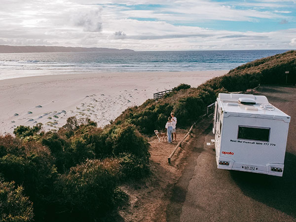Euro Deluxe 6Berth, Apollo Camper Vans, Australia