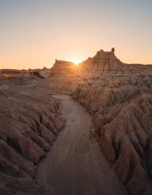 A scenic sand formation (lunette) in the UNESCO World Heritage-Listed Mungo National Park. (Image: Destination NSW)