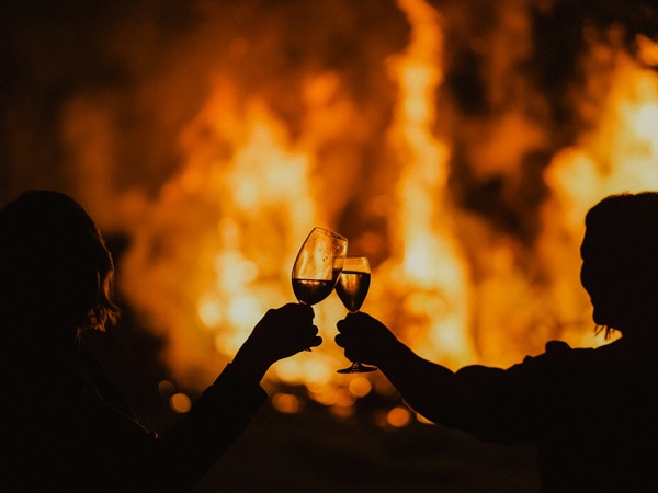 Cabin Fever at Chow's Table, Wine glasses clinking, Events in WA