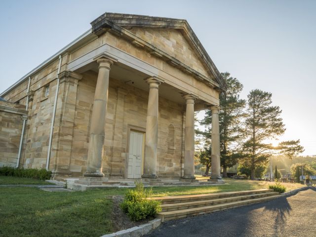 the sandstone building of The Berrima Courthouse & Museum