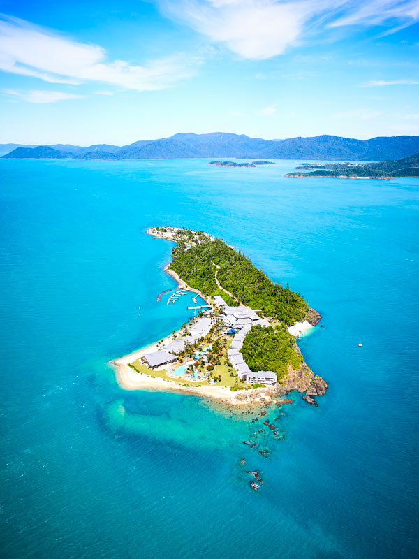 An aerial shot of Daydream Island. (Image: Tourism and Events Queensland)