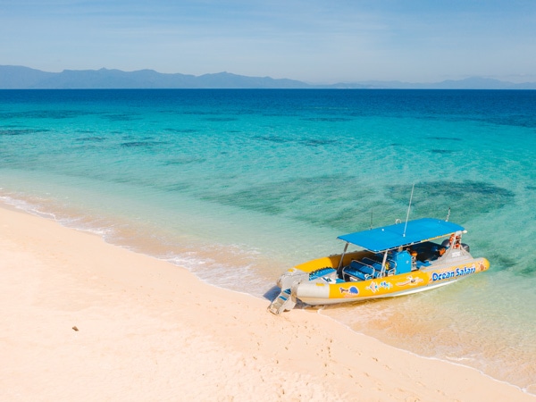 Ocean Safari Tour at Mackay Cay. (Image: Tourism and Events Queensland)