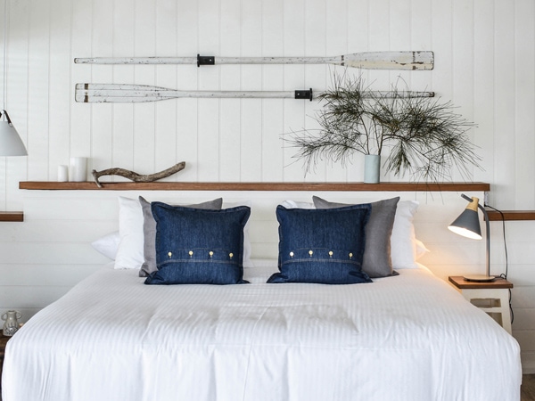 a comfy bed at Bay Breeze, Batemans Bay