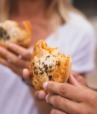 <p><i>Where to find</i> the best pies around <strong>Australia</strong></p>
