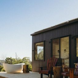 The outdoor tub at Tiny Aahana, an Into the Wild stay