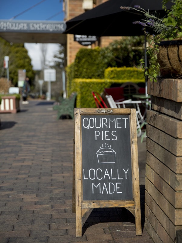 Leura pie shops