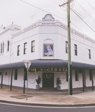 <p><i>The pubs you’ll find</i> in every <strong>Australian</strong> town</p>
