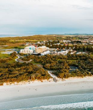 <p><i>Top Towns for 2022</i>: 5 reasons <strong>Warrnambool</strong> is a town on the rise</p>
