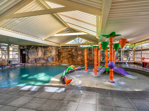 indoor pool of Ingenia Holidays 