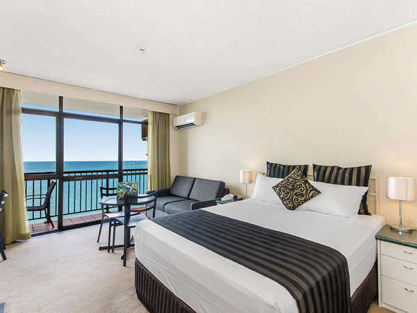 a suite with sea views at Aquarius on the Beach, Townsville