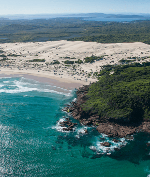 <p><i>A guide to</i> <strong>Port Stephens</strong> beaches and bays</p>
