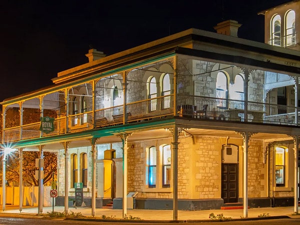 Exterior of the Royal Oak 