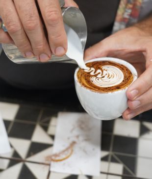 <p><i>14 of the best</i> <strong>Darwin</strong> cafes</p>
