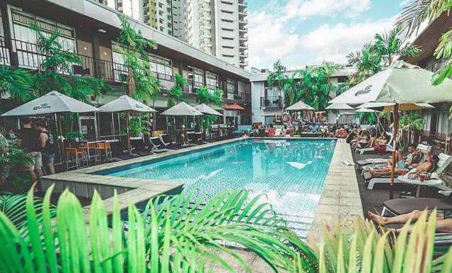 swimming pool, The Cavenagh Hotel, Darwin, NT