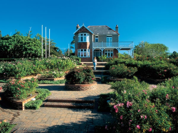 verdant botanic garden fronting the Hinkler House & Museum 