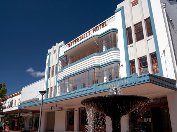 the historical facade of the Tattersalls Hotel in Armidale