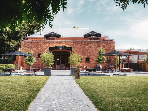 garden in front of Yering Station