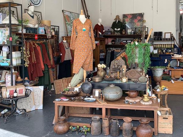 Little Birdy, Uralla